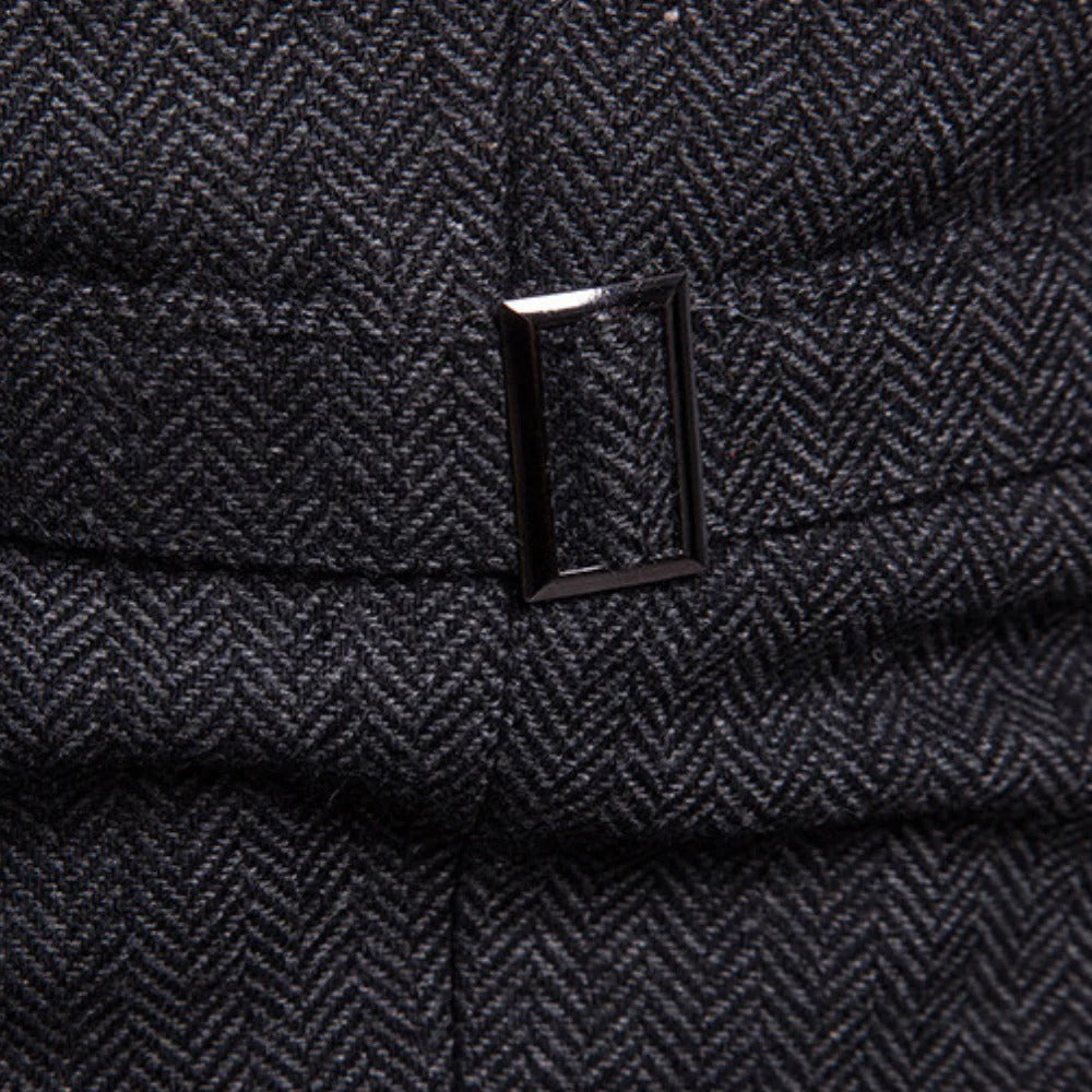 Belro men's stylish vest made of sleek fabric, featuring a modern fit and classic design, perfect for casual and formal wear.