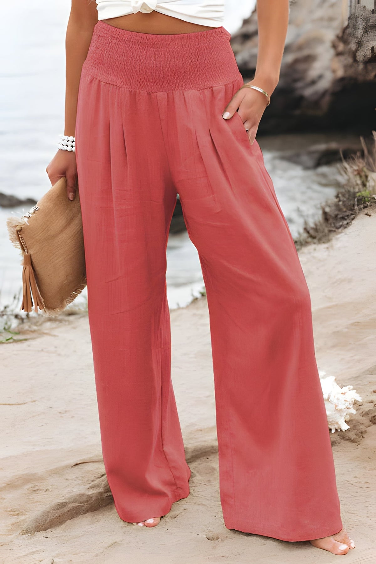 Women’s comfortable linen trousers by Belro featuring relaxed fit and natural fabric for casual and stylish wear.