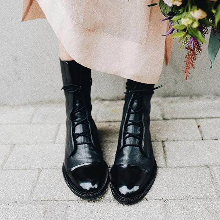 Belro vintage heeled ankle boots for women, featuring classic design, leather material, and stylish block heels.