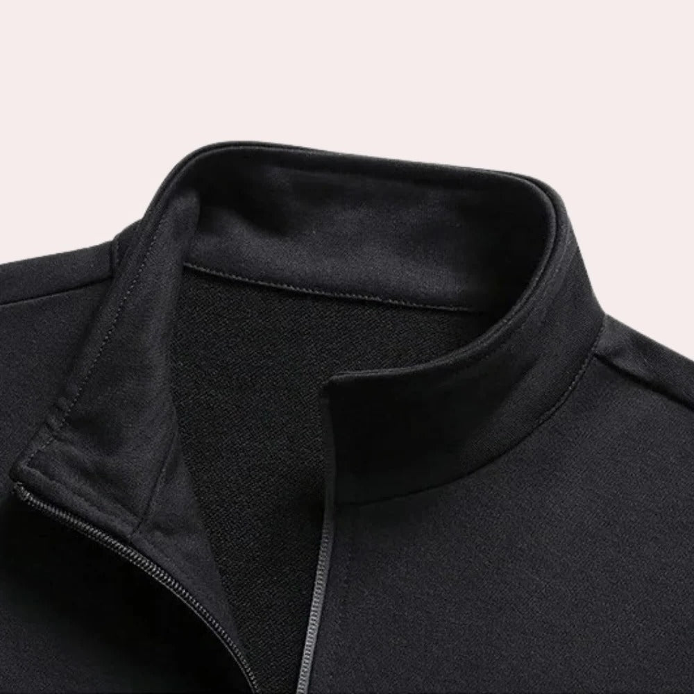 Comfortable men's Belro tracksuit with a zip-up jacket and matching pants, ideal for activewear and casual wear.