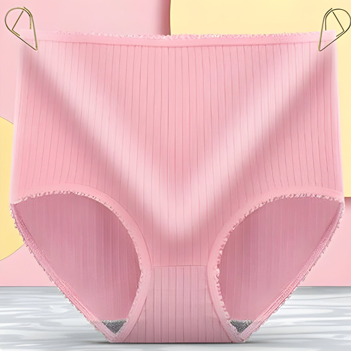 Belro leak-free women's underwear, comfortable clothing for women, shown in soft fabric with a snug fit and discreet design.
