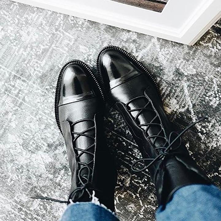 Belro vintage heeled ankle boots for women featuring classic leather design and stylish block heels.