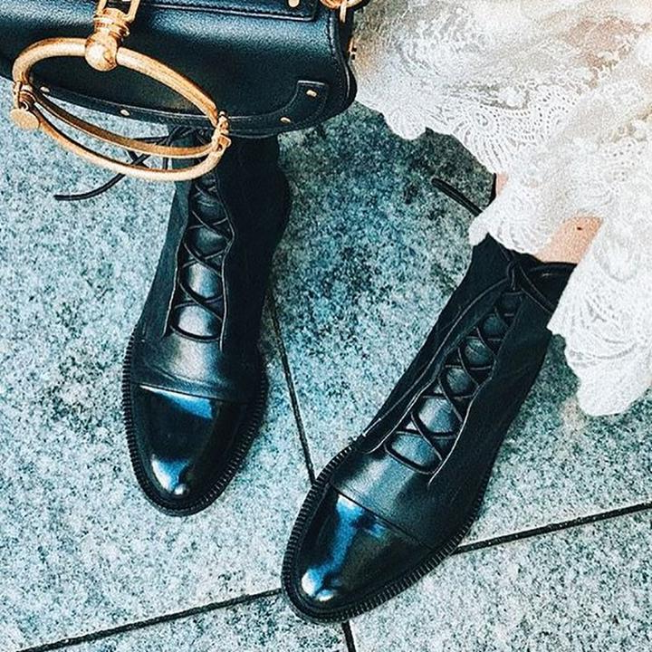 Belro vintage heeled ankle boots for women, stylish footwear with block heels and classic design, showcased on a neutral background.