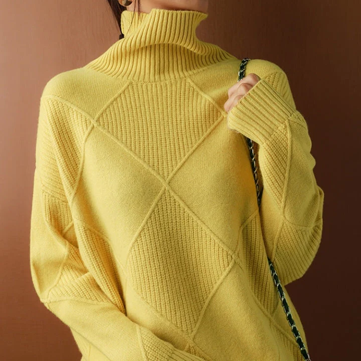 Belro knitted sweater showing a cozy, textured wool design in neutral colors, perfect for casual winter wear.