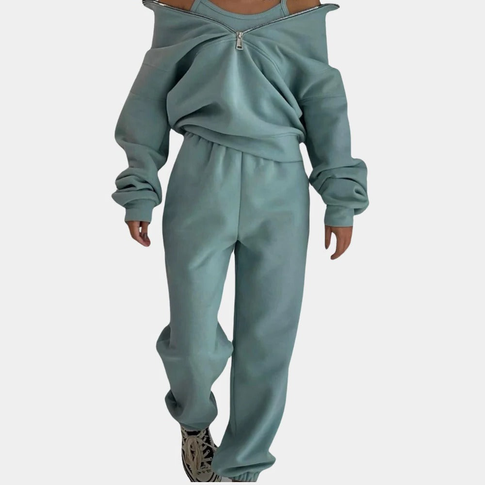Belro women's two-piece tracksuit in soft fabric, featuring a matching hoodie and jogger pants for comfortable sleepwear.