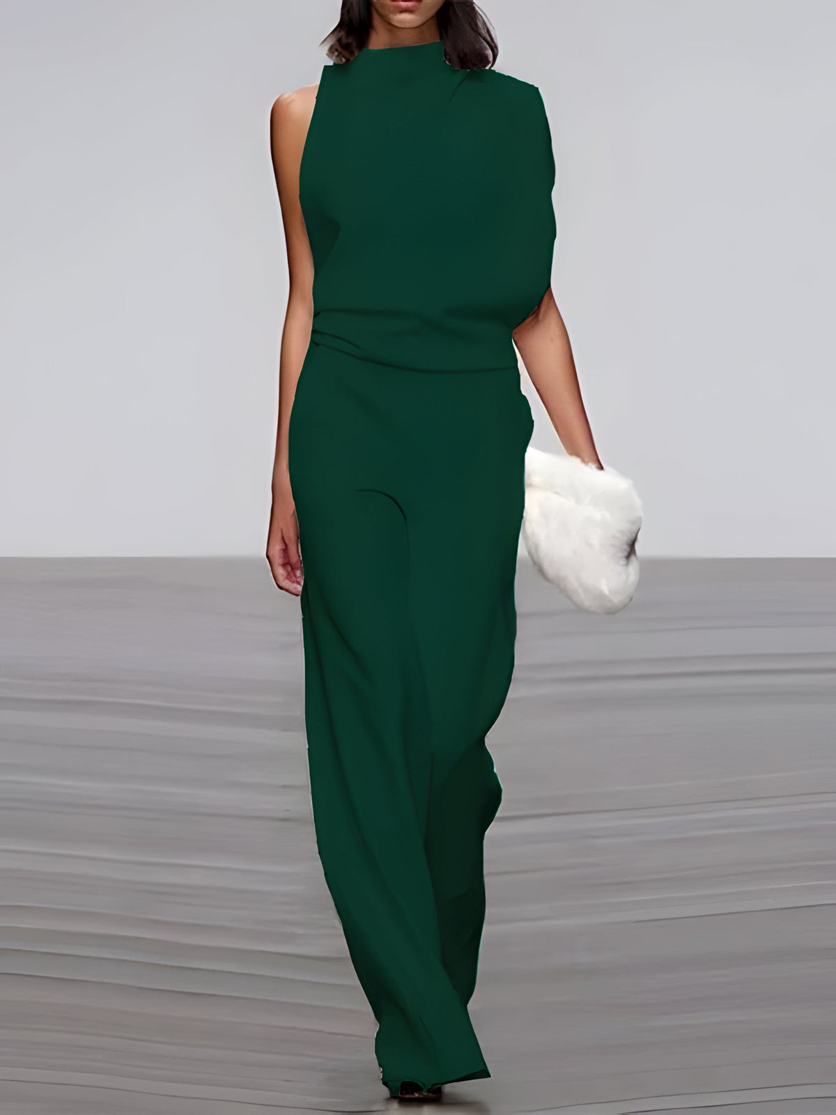 Belro women's sleeveless round-neck jumpsuit with flared legs, stylish and comfortable pants outfit for casual or dressy occasions