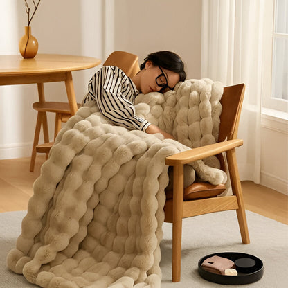 Belro all-season blanket with elegant design, cozy throw for home bedding and decorative comfort.