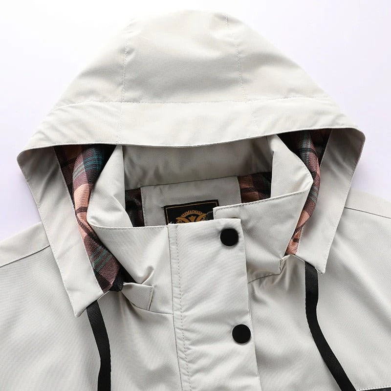 Men's Belro windproof and waterproof outdoor jacket with a hood, featuring a sleek design and durable waterproof fabric for outdoor activities.