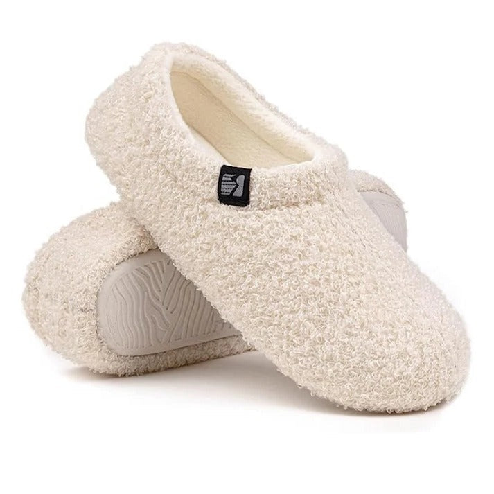 Belro fleeced closed back indoor slipper showing soft fleece lining and comfortable footbed for cozy indoor wear.