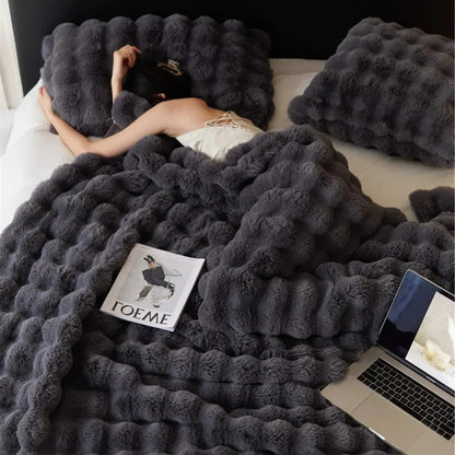 Belro all-season blanket featuring an elegant design, soft fabric, and cozy texture for home bedding and throws.