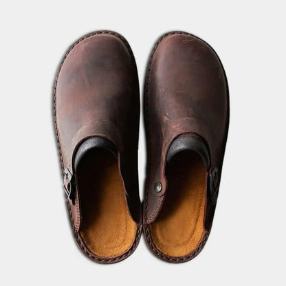 Belro men's leather slippers with soft interior and classic design, suitable for indoor comfort and casual wear.