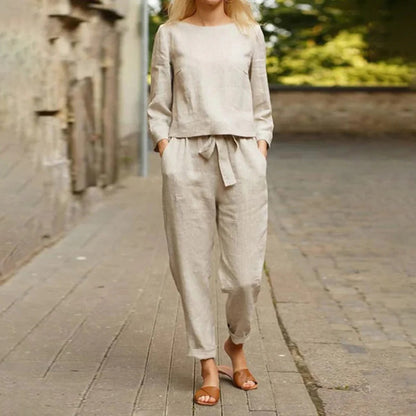 Belro stylish two-piece sleepwear set with soft fabric, featuring a relaxed fit top and matching pants for comfortable nighttime wear.