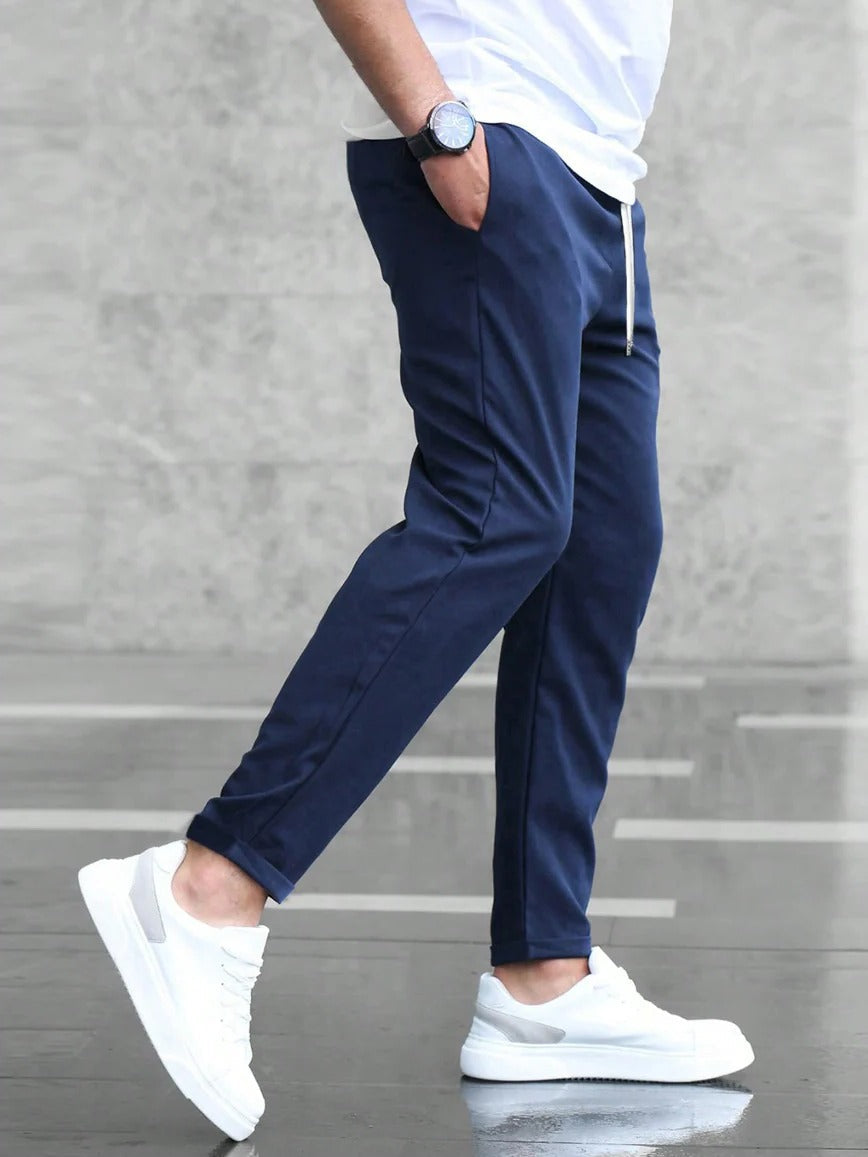 Men's Belro stretch pants in a classic fit, featuring a smooth fabric and modern design for comfortable everyday wear.