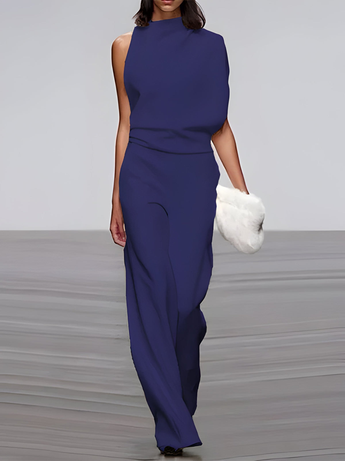 Belro women's sleeveless round-neck jumpsuit with flared legs, stylish and comfortable clothing for casual wear.