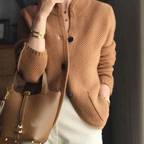 Belro automotive cardigan in cozy knit fabric, perfect for comfortable evenings and casual wear.