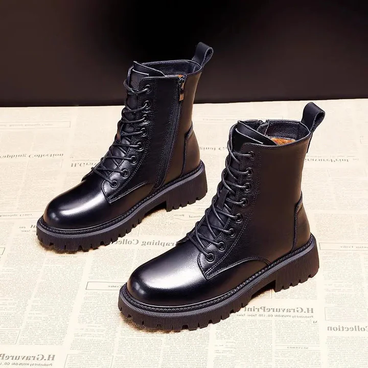 Belro leather winter boots for women, featuring sturdy soles and stylish design, perfect for cold weather.