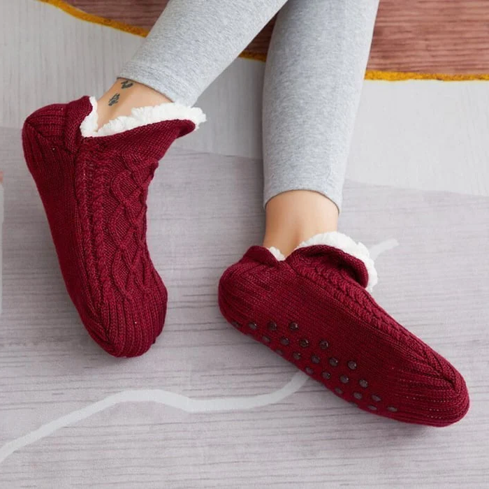 Belro indoor thermal socks with non-slip soles, cozy and warm footwear for indoor comfort and safety.