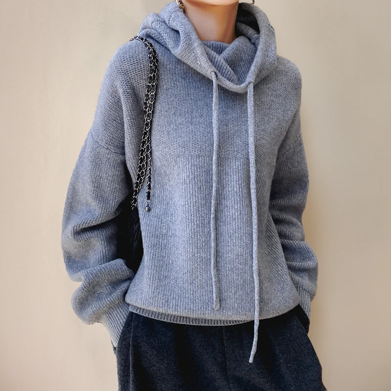 Belro women's merino wool turtleneck sweater, soft and cozy, featuring a fitted design and ribbed collar for classic winter style.