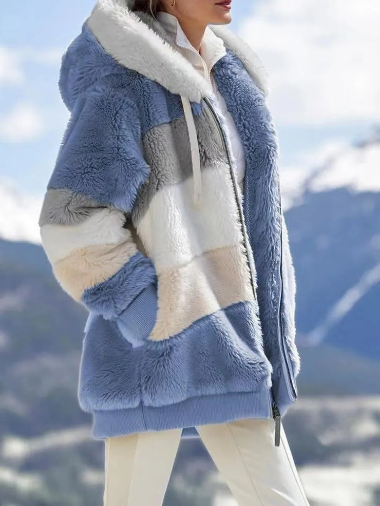 Belro contrasting lamb wool padded coat with a stylish design, featuring a cozy wool lining and a modern silhouette.