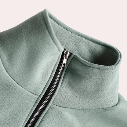 Belro women's two-piece tracksuit for sleepwear, featuring a comfortable top and matching pants in soft fabric.