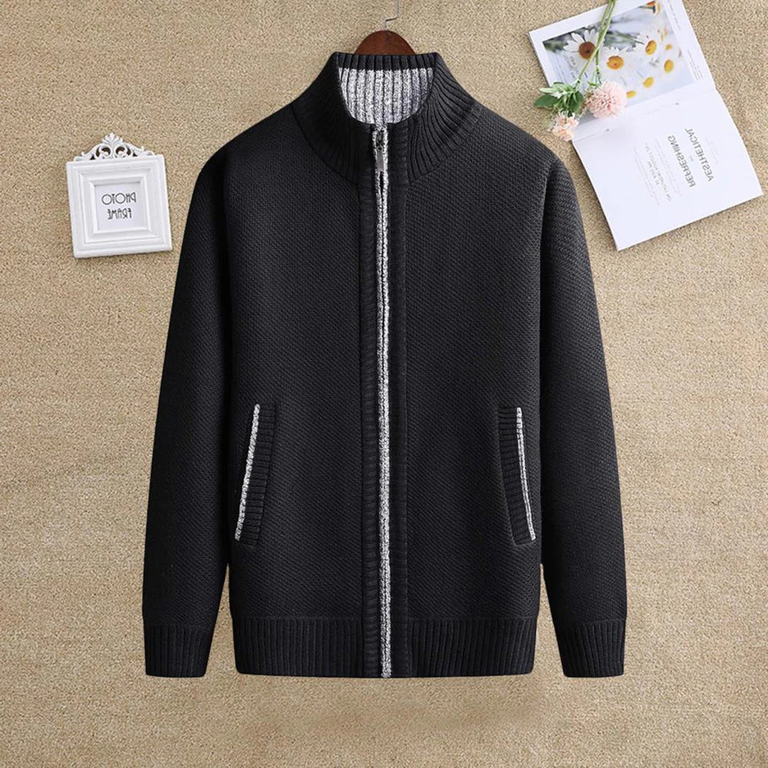 Belro men's stylish zip-up vest made of lightweight fabric with a front zipper and side pockets, perfect for casual layering.