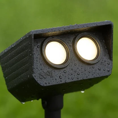 Belro Solar LED Multi-Zoom Spot Light for outdoor home and garden, adjustable zoom lens, weather-resistant design.
