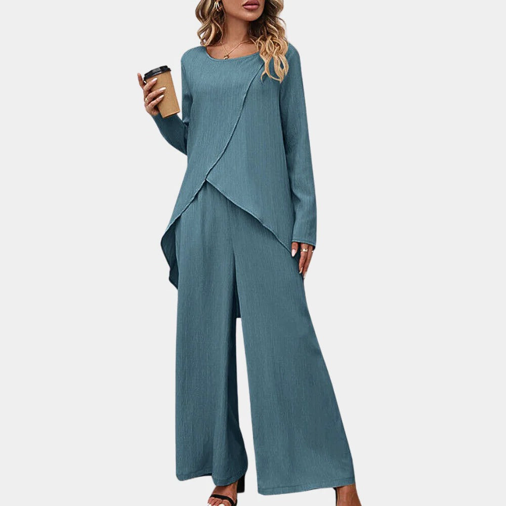 Belro elegant ladies' fashion set featuring stylish pants with a modern, tailored design and sophisticated details.