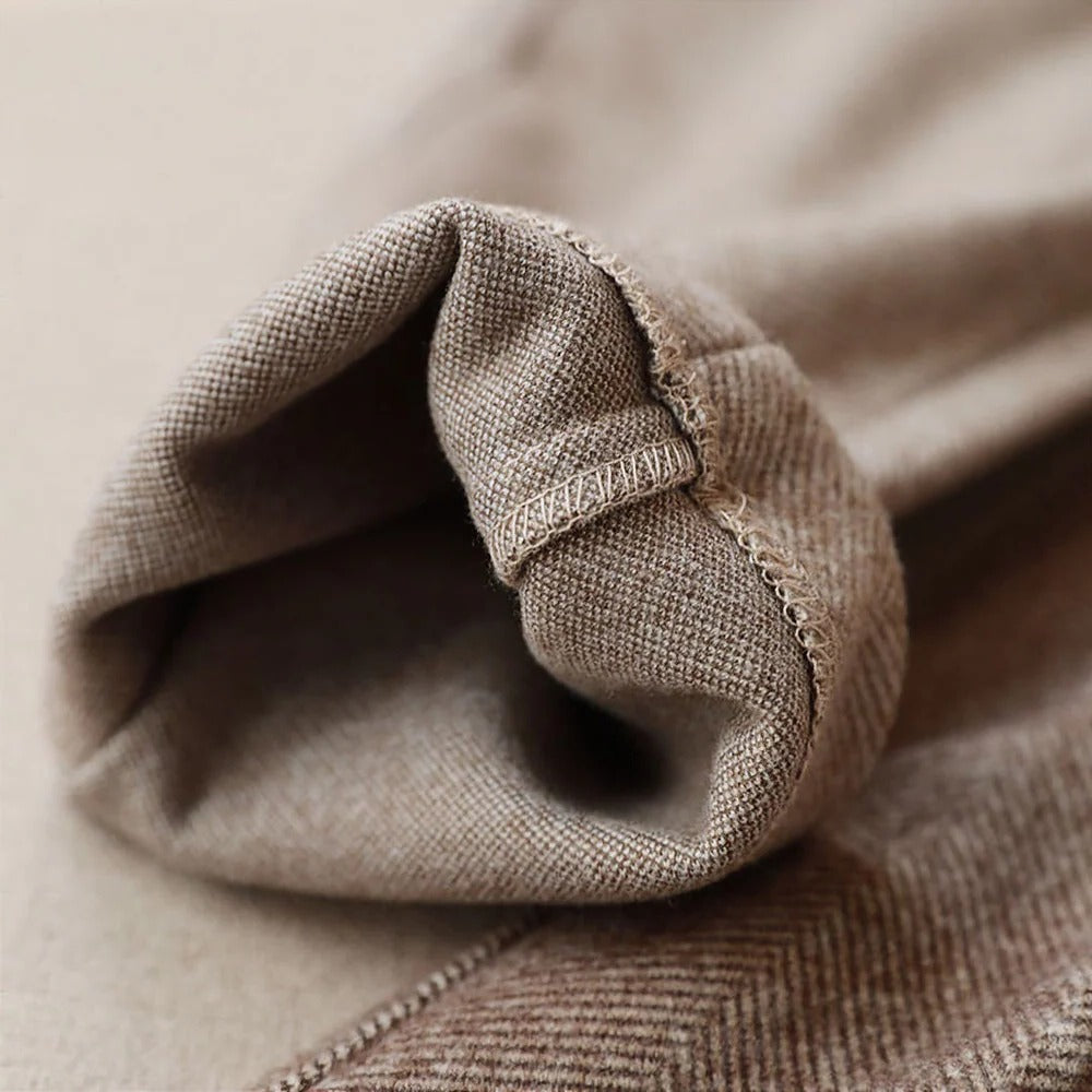 Belro women's fitted elegant pants, tailored clothing with a sleek, stylish fit, shown in a flattering profile view.