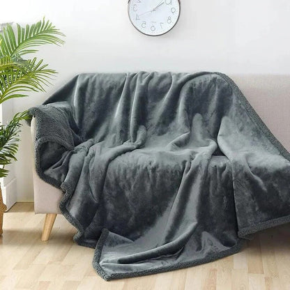 Belro waterproof warm blanket in cozy fabric, ideal for home bedding and outdoor use, with a soft, insulating texture.