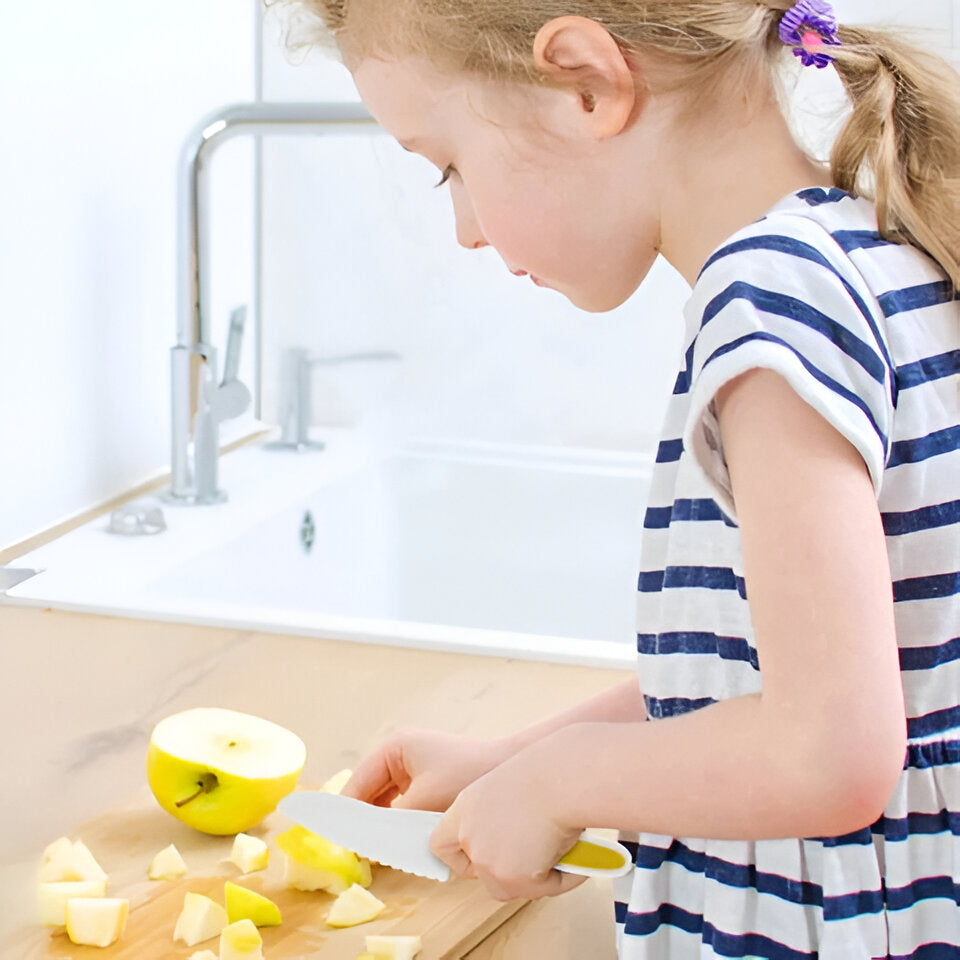 Belro Kids cooking set with 13 colorful kitchen tools for children, including pots, pans, utensils, and accessories for imaginative play.