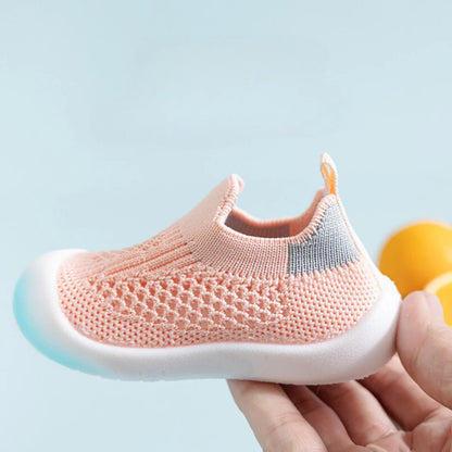 Belro anti-slip kids' shoe socks featuring colorful patterns and textured soles for added grip and safety.