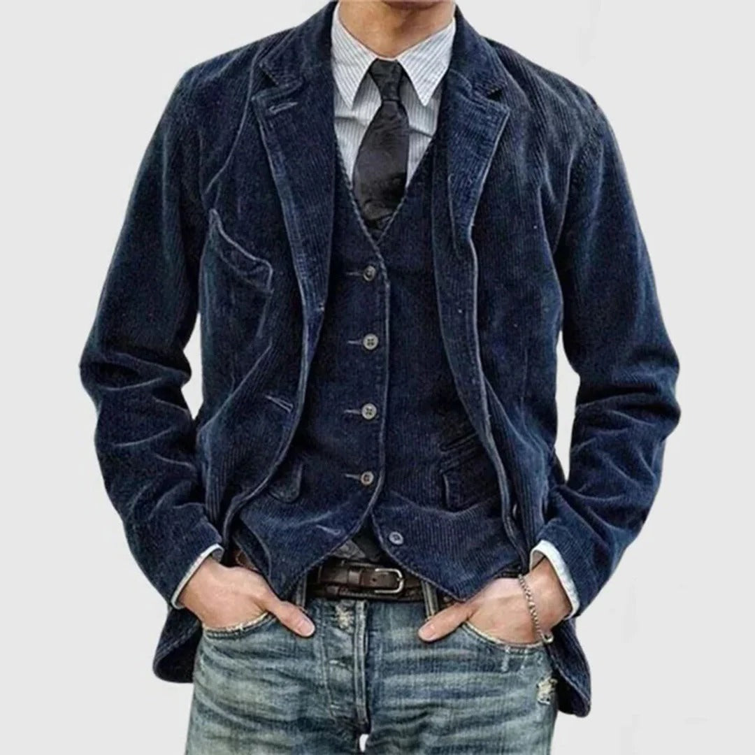Men’s Belro corduroy jacket in casual vintage style, shown in a close-up of the textured brown fabric and classic collar design.