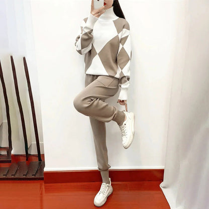Belro warm sweater and pants set for cozy winter clothing, featuring a soft, comfortable knit fabric in neutral tones.