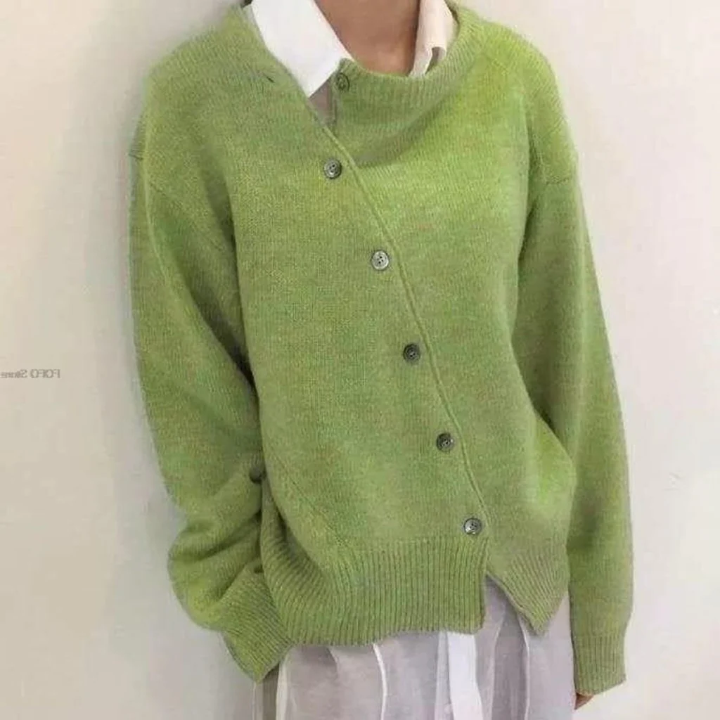 Belro cashmere jacket for automotive use with button details, shown in the image with close-up of fabric and button accents.