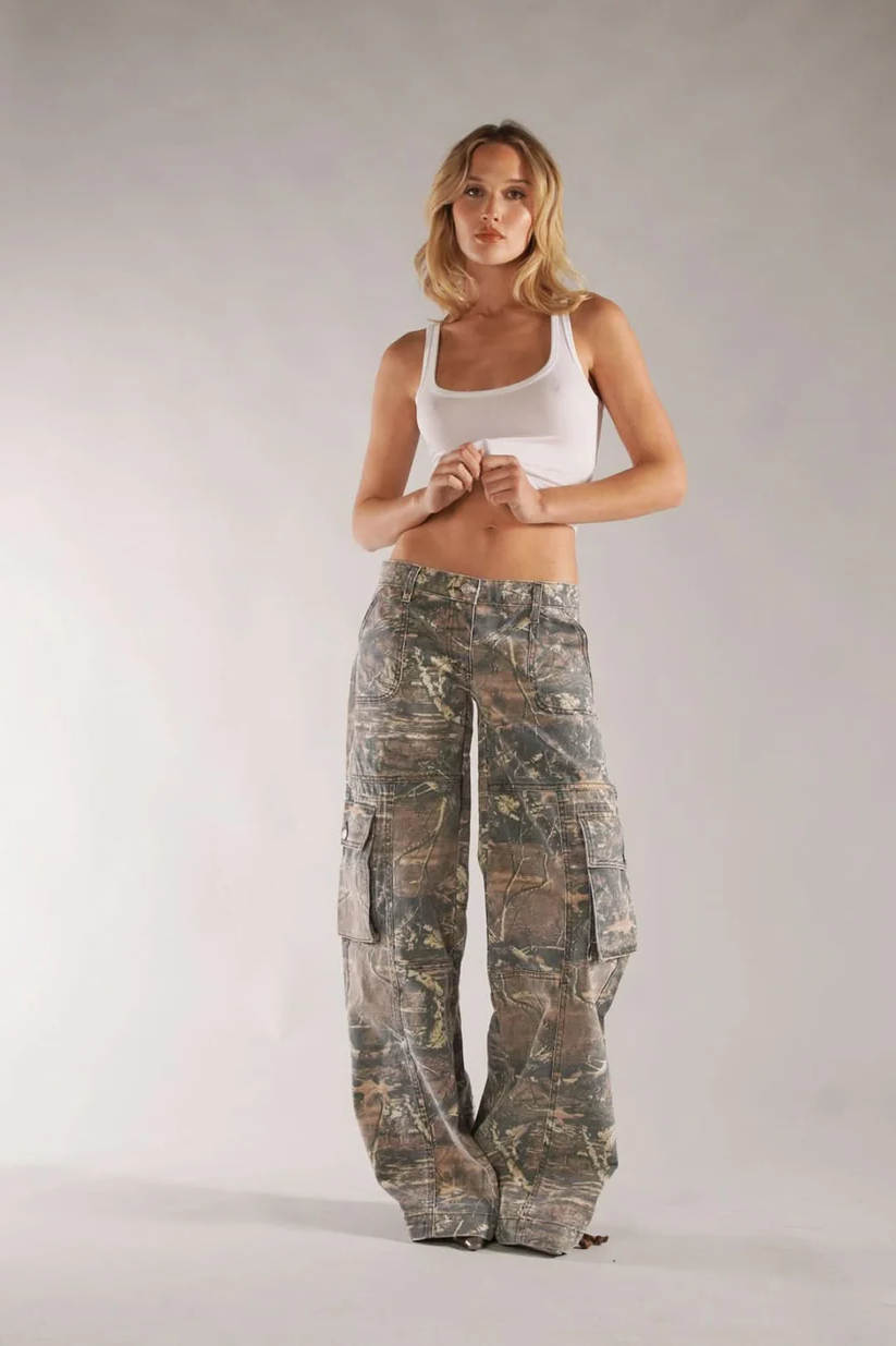 Belro camo cargo pants with multiple pockets and a relaxed fit, featuring a green and brown camouflage pattern.