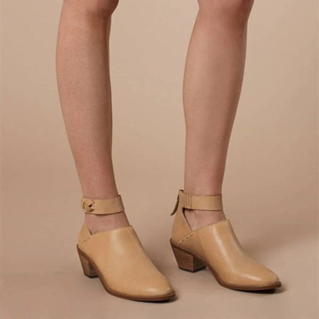 Elegant women's footwear by Belro featuring stylish, comfortable shoes with a modern design suitable for various occasions.