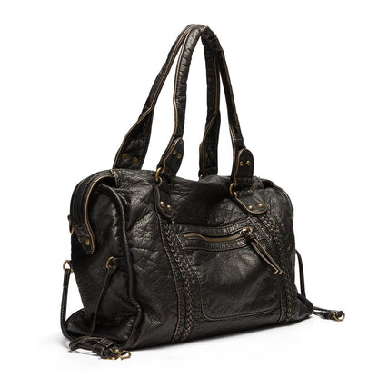 Black Belro handbag for classes, stylish accessory with a sleek design, perfect for carrying essentials and cards.
