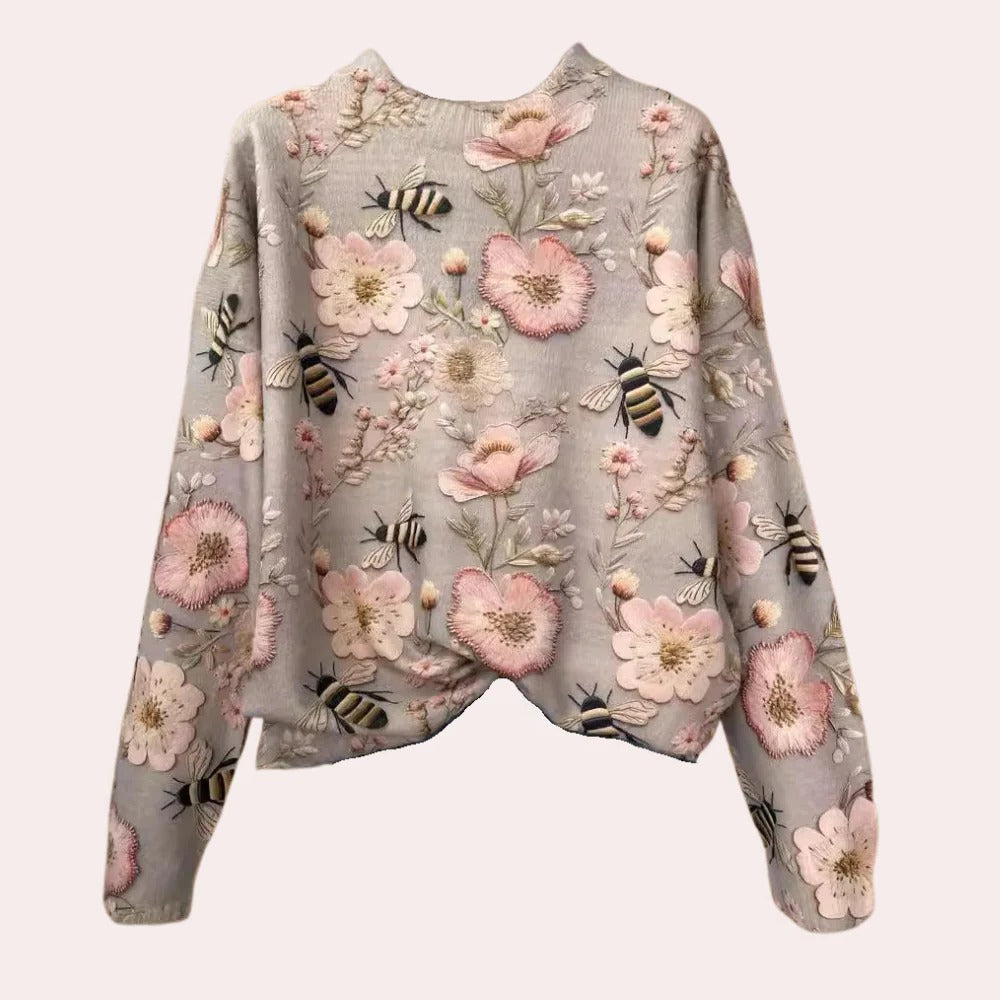 Fashionable women's Belro sweater in soft knit, featuring a cozy fit and stylish design, perfect for casual wear.