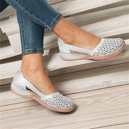 Belro women’s flats designed for bunions, featuring comfortable, supportive footwear with a sleek, casual style for everyday wear.