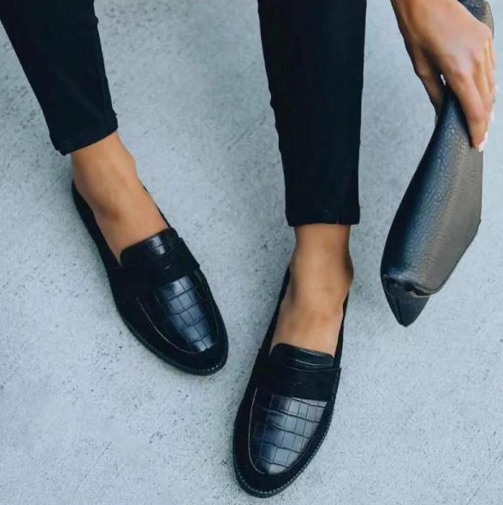 Elegant women's low shoes by Belro featuring a sleek design and comfortable slip-on style in a neutral color.
