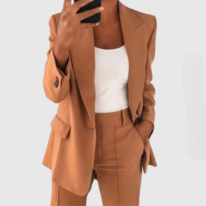 Belro chic blazer set featuring tailored pants, perfect for sophisticated style, shown in a stylish clothing ensemble.
