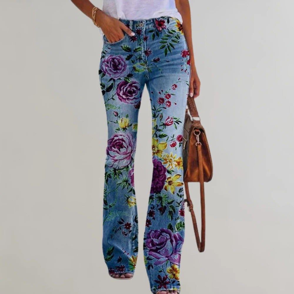 Belro women's flared trousers in denim fabric, stylish and comfortable jeans with a fitted waist and wide flare leg style.