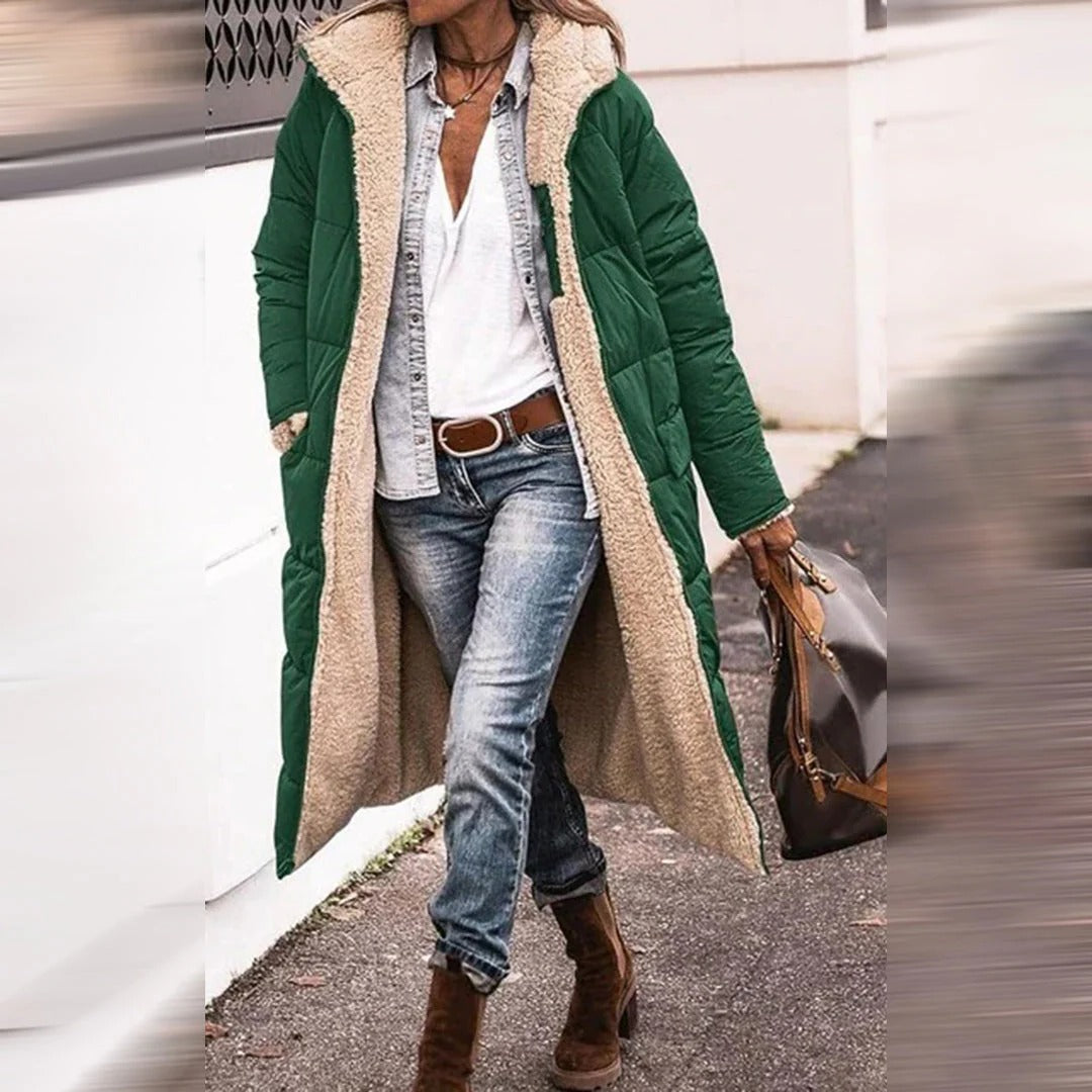 Belro long winter coat for women, stylish and warm, featuring a classic design with a hood and button closure.