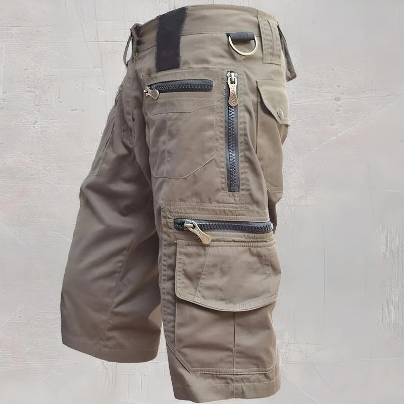 Men's tactical shorts by Belro featuring multiple pockets and durable fabric, ideal for outdoor and tactical activities.