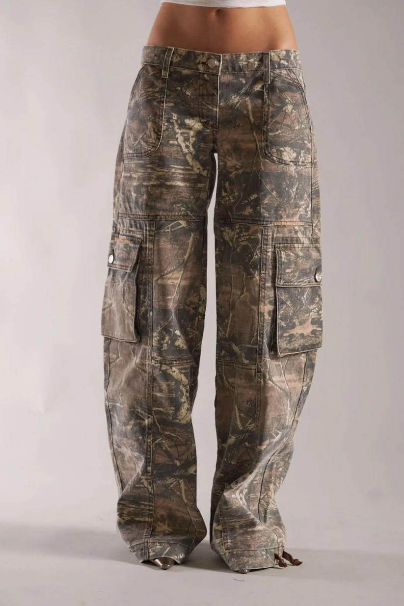 Belro camo cargo pants with multiple pockets, relaxed fit, and camouflage pattern, suitable for casual and outdoor wear.