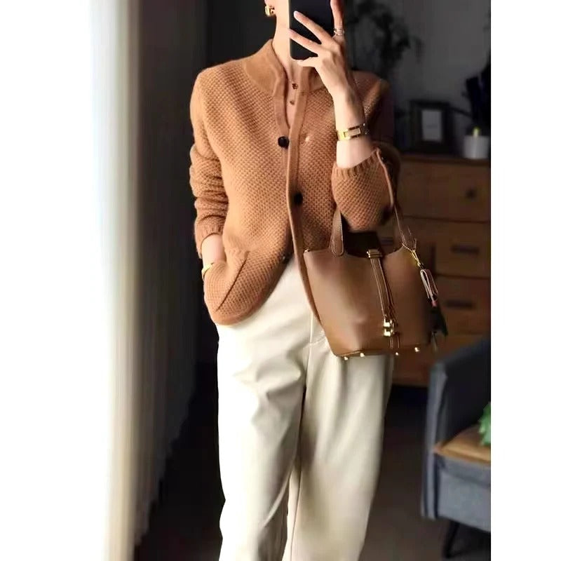 Belro thick wool sweater jacket for cold winter weather, featuring a cozy, chunky knit design and a warm, comfortable fit.