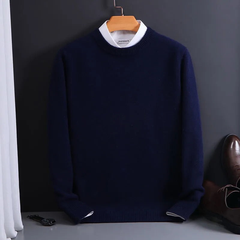 Belro men's high-quality soft cashmere sweater, cozy knit clothing for casual or smart-casual wear, shown in a relaxed fit.