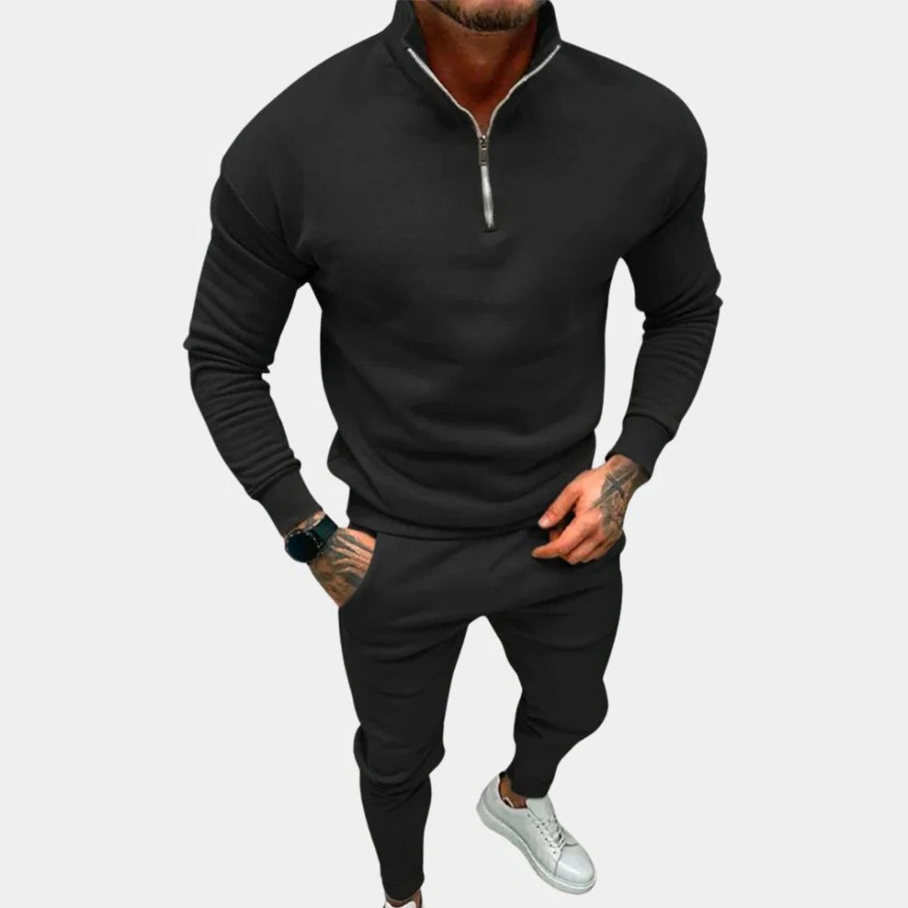 Men's Belro jogging suit in soft, comfortable fabric, featuring a matching top and pants for relaxed sleepwear style.