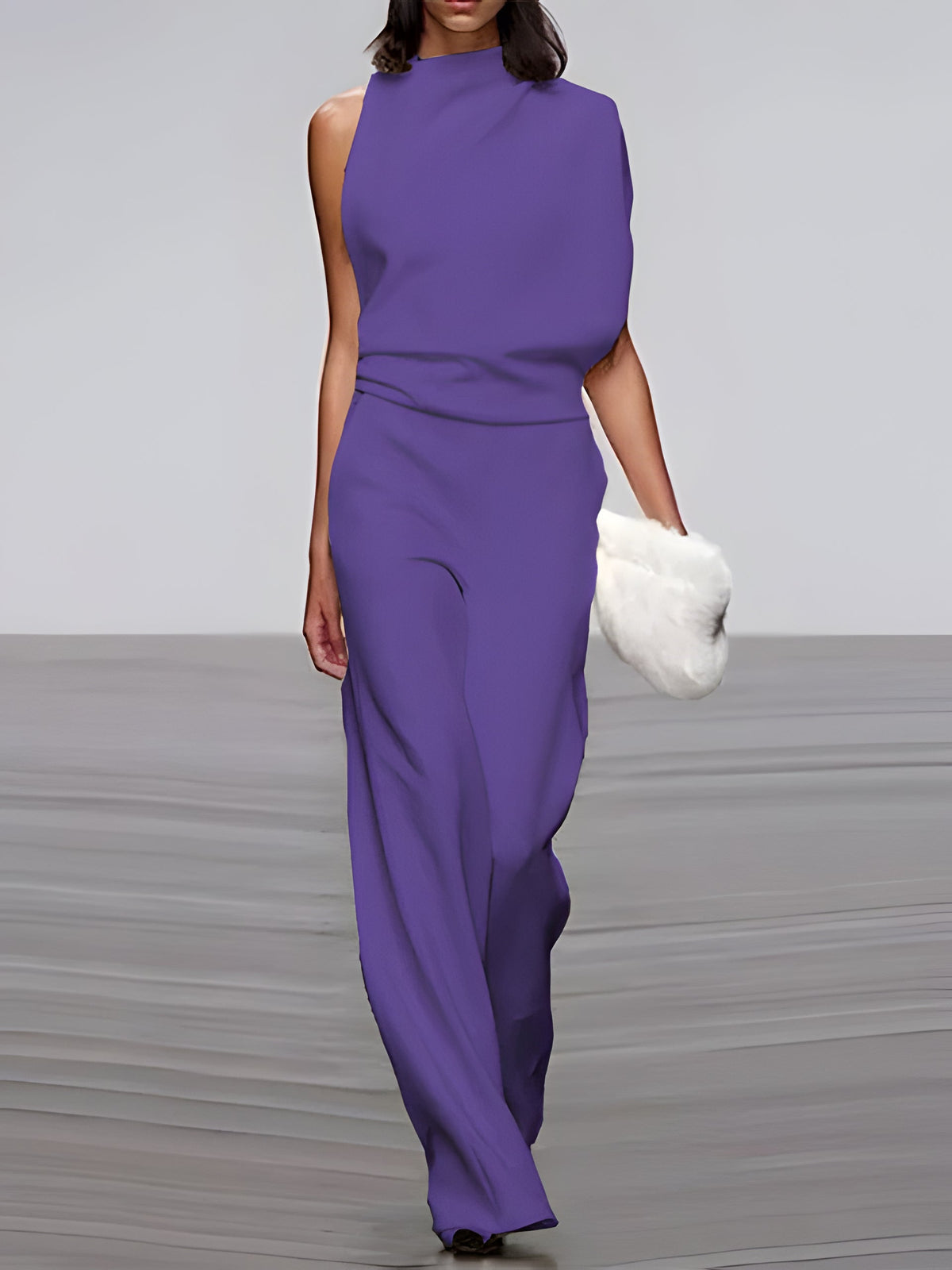 Belro women's sleeveless round-neck jumpsuit with flared legs, stylish and comfortable pants for casual or dressy occasions.