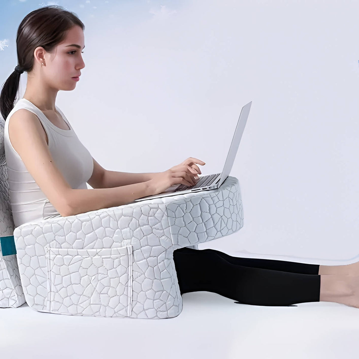 Belro reading pillow for bed, ergonomic support cushion in soft fabric ideal for comfortable reading and relaxation.